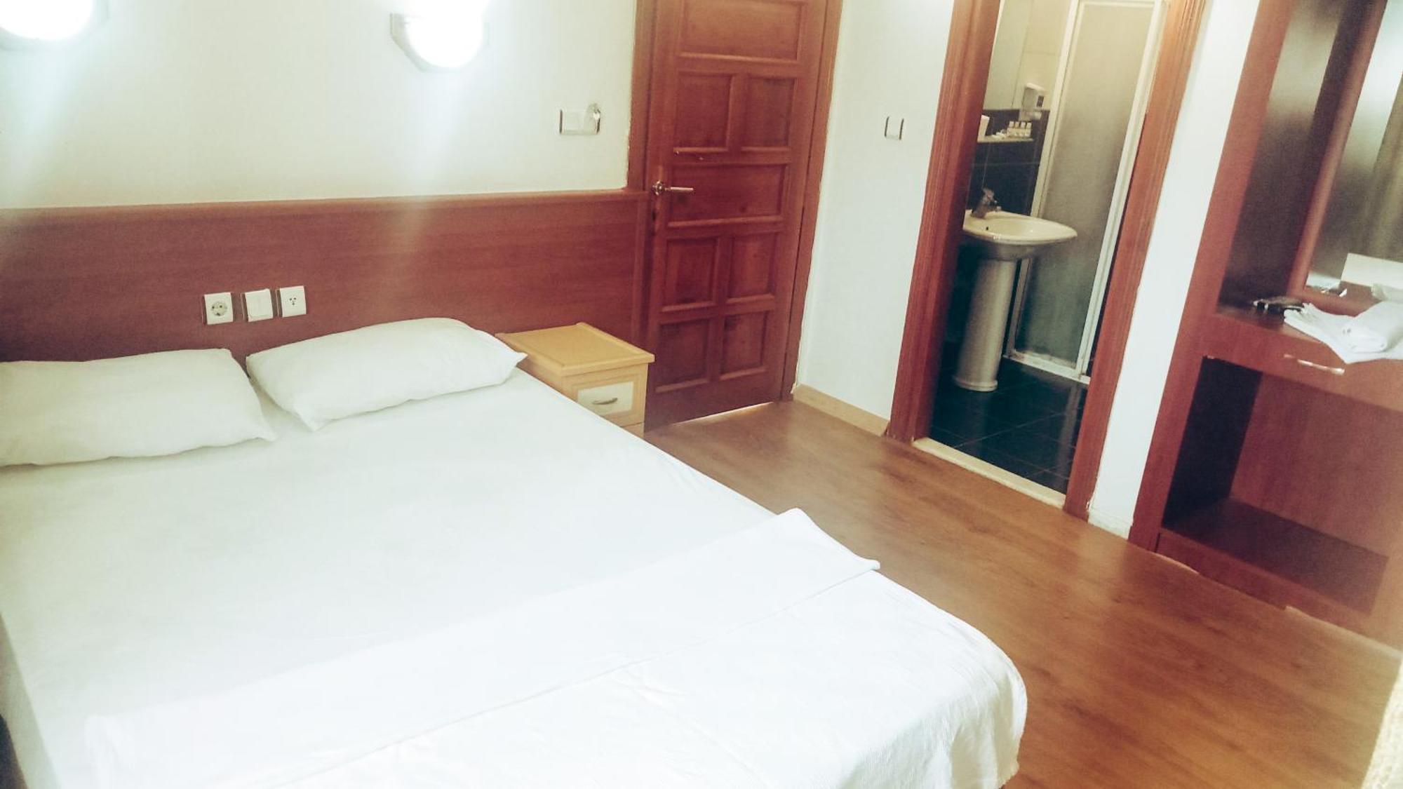 London House Hotel Kemer Quarto foto